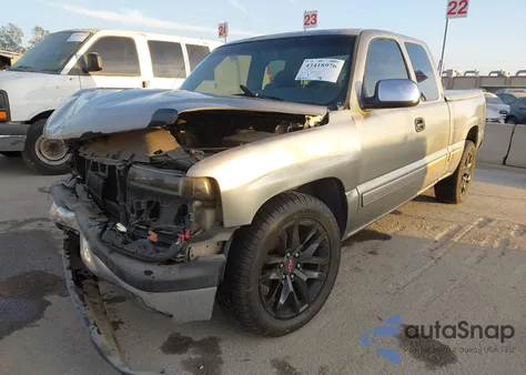 2002 Chevrolet Silverado 1500 Ls z USA, uszkodzony, nr VIN 2GCEC19T721171996